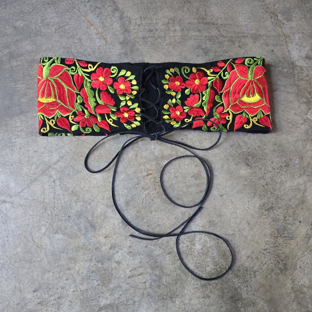🌹Vintage Black Corset Lace Up Belt with Floral Embroidery M L